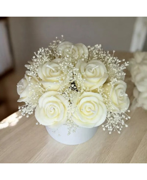 Valentýnský flowerbox 11 růží | Křídla naděje