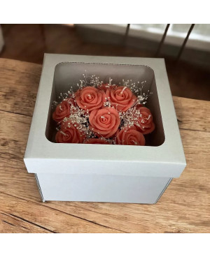 Valentýnský flowerbox 11 růží | Křídla naděje