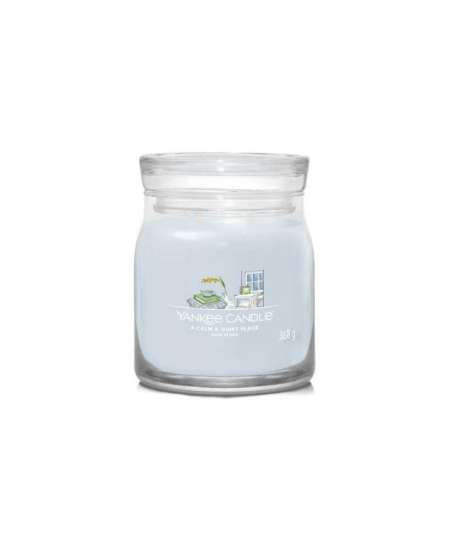 Yankee Candle A Calm & Quiet Place Signature (střední) – vůně pro klidnou atmosféru Yankee Candle A Calm & Quiet Place Signature (střední) – vůně pro klidnou atmosféru