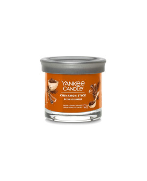 Vonná svíčka Yankee Candle Cinnamon Stick Signature Tumbler malý – intenzivní skořicová vůně v kompaktním provedení